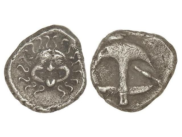 Lot 8 - ancient greece  -  Soler Y Llach Coin Public Auction